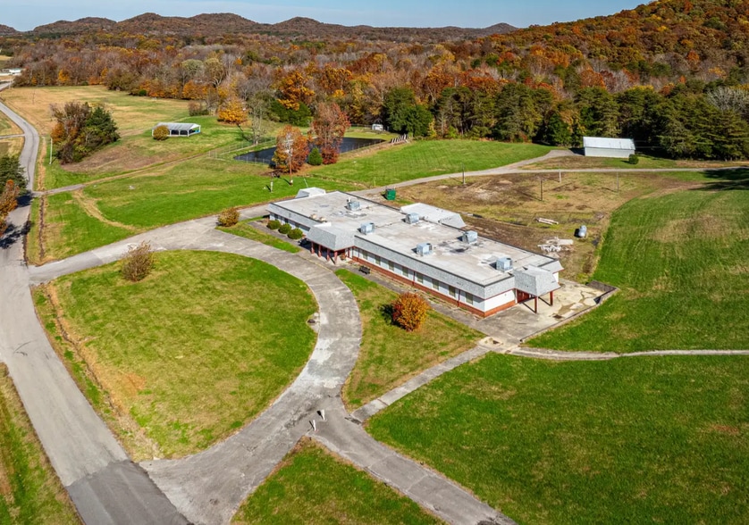 More Photos Of 1480 Pine Tavern Rd, Lebanon Junction Lodge Meeting Hall For Sale