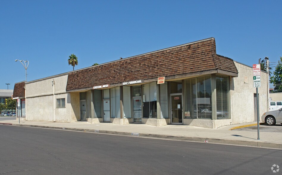 More Photos Of 5900-5902 Van Nuys Blvd, Van Nuys Storefront For Lease