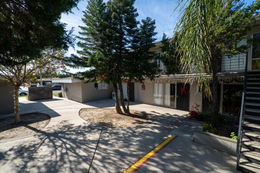 More Photos Of 2109 E Westport Dr, Anaheim Apartments For Sale