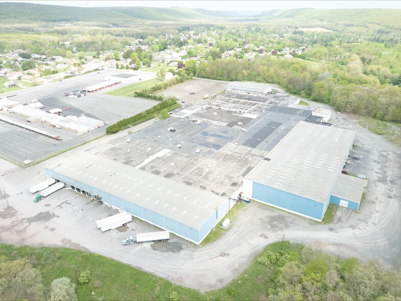 More Photos Of 143 Mahanoy Ave, Tamaqua Distribution For Lease