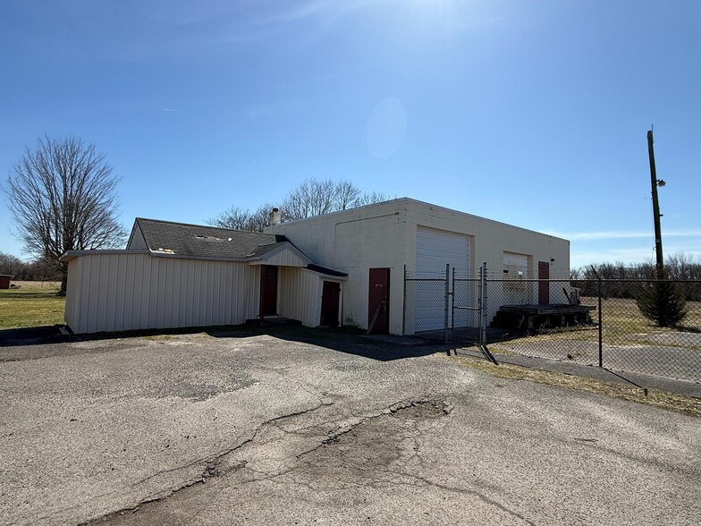 More Photos Of 385 Wheat Rd, Vineland Flex For Sale