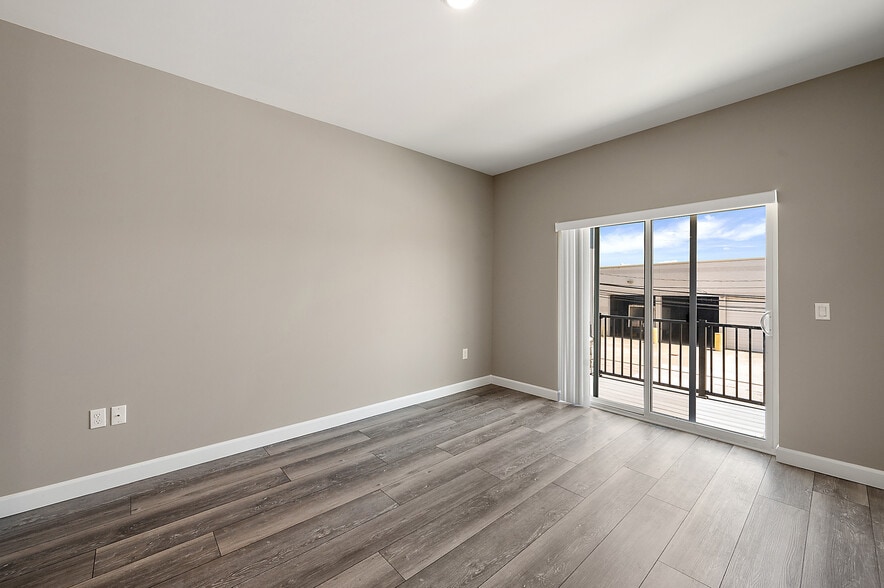 More Photos Of 1241-1251 E Woodward Heights Blvd, Hazel Park Apartments For Sale