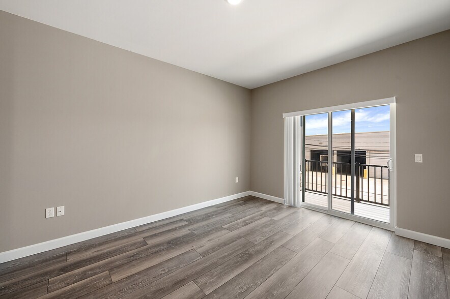 More Photos Of 1251 E Woodward Heights Blvd, Hazel Park Apartments For Sale