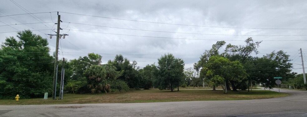 More Photos Of 3120-3131 E Riverside Dr, Fort Myers Flex For Sale