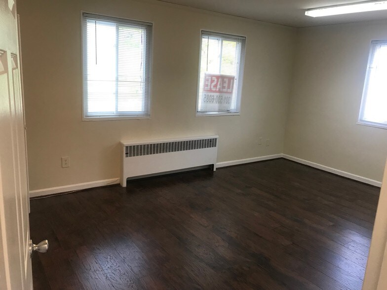 More Photos Of 1017 University Blvd E, Silver Spring Office For Sale