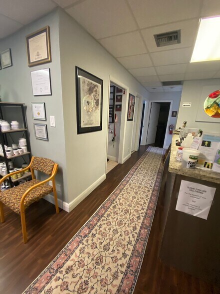 More Photos Of 21400-21414 W Dixie Hwy, Miami Medical For Lease