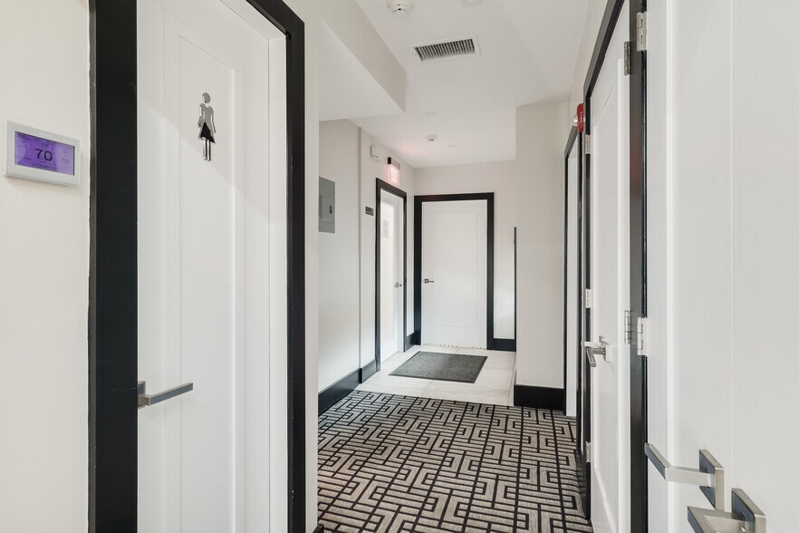 More Photos Of 377 Route 59, Airmont Medical For Lease