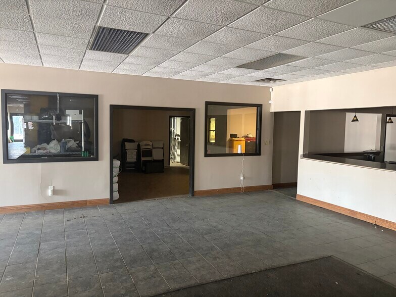 More Photos Of 10040 N Dort Hwy, Clio Distribution For Sale