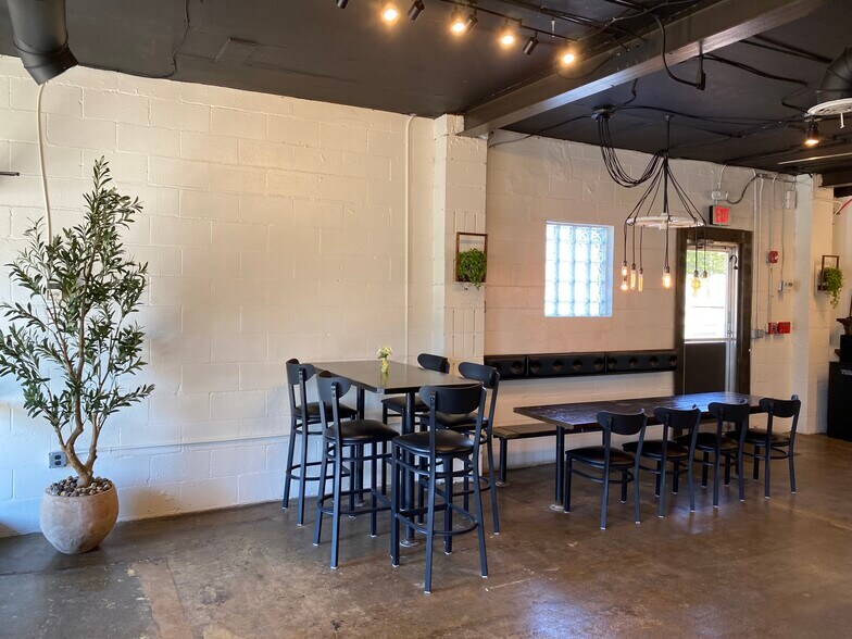 More Photos Of 3648 S Park Ave, Blasdell Restaurant For Lease