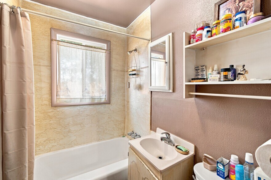 More Photos Of 2006 E 7th St, Pueblo Multifamily For Sale