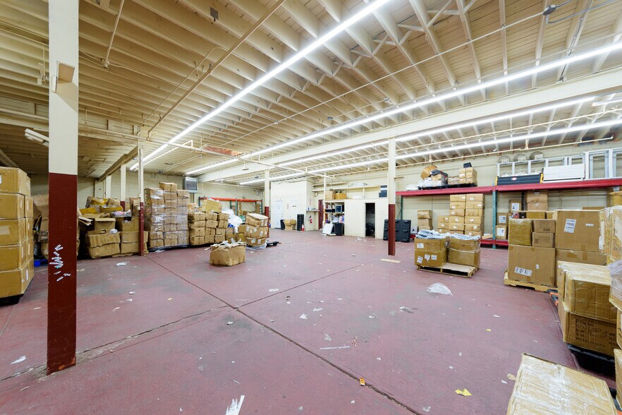 More Photos Of 130 Patterson St, Perth Amboy Light Distribution For Sale