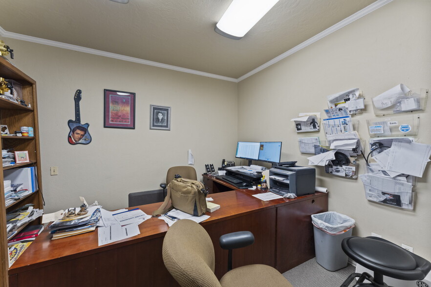 More Photos Of 900 McPhaul, Austin Warehouse For Sale