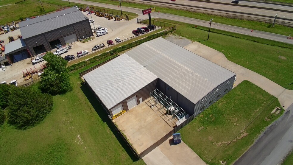 More Photos Of 14555 Hwy 75, Van Alstyne Distribution For Lease