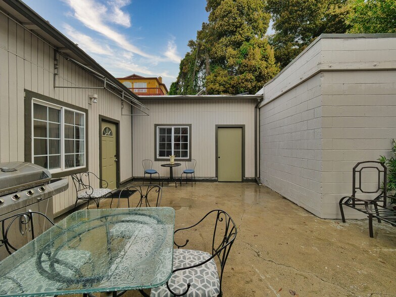More Photos Of 9614-9616 MacArthur Blvd, Oakland Specialty For Sale