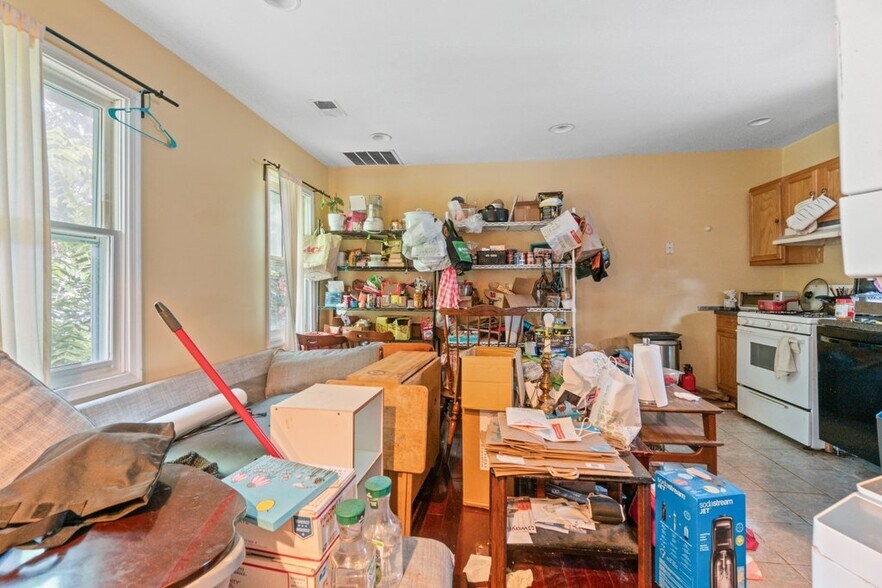 More Photos Of 702 Homestead St, Baltimore Multifamily For Sale