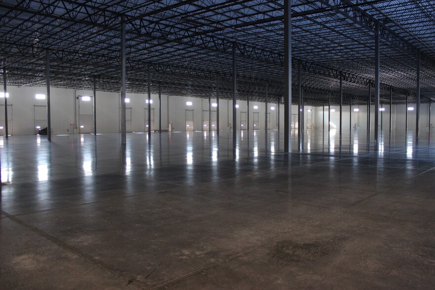 More Photos Of 16410 S John Lane Xing, Lockport Distribution For Lease