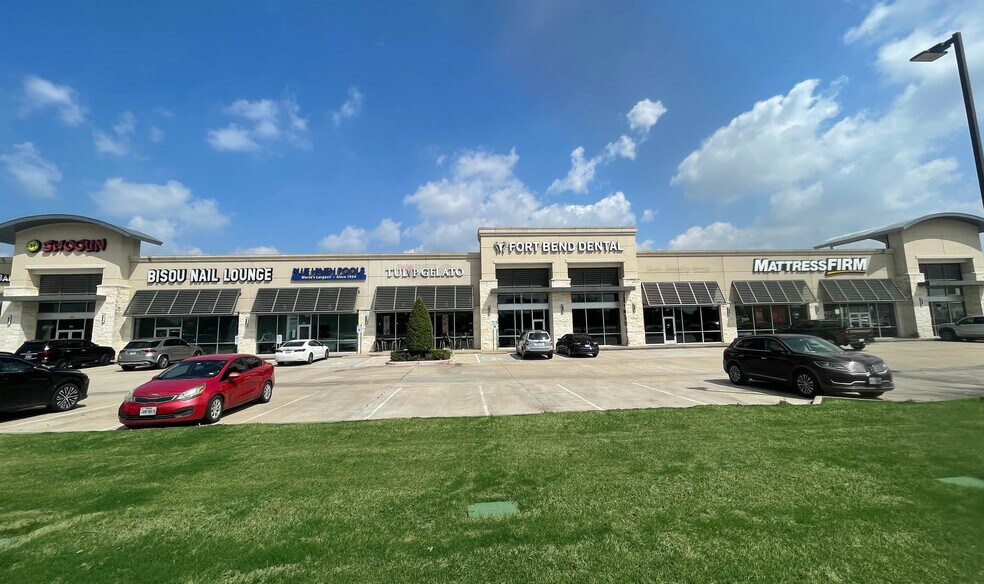 More Photos Of 7417 W Grand Pky S, Richmond Unknown For Lease
