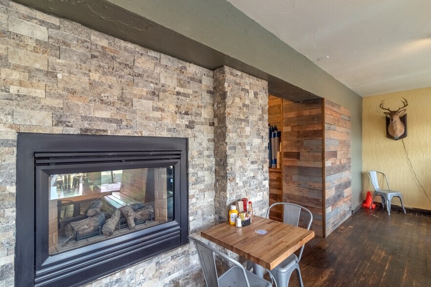 More Photos Of 1000 Grand Ave, Grand Lake Restaurant For Sale