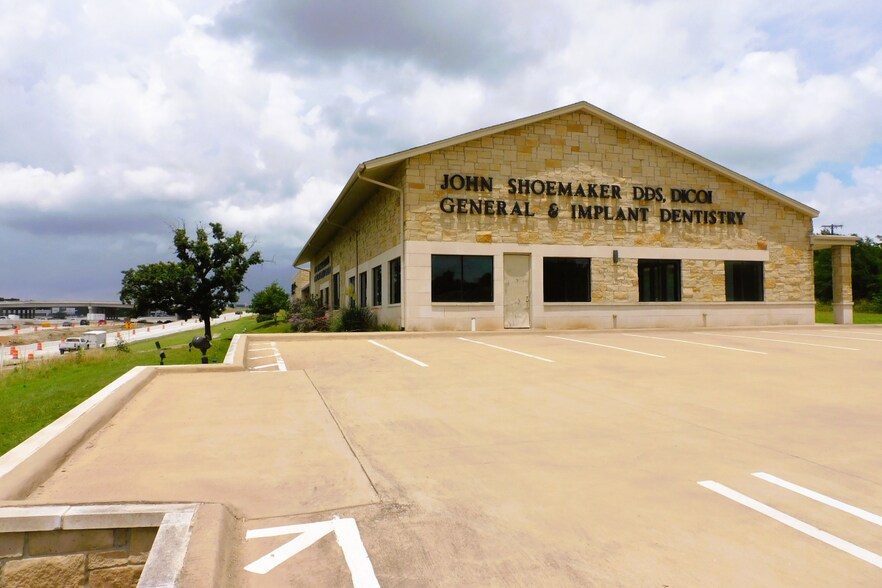 More Photos Of 1609 N Hwy 75, Sherman Medical For Lease