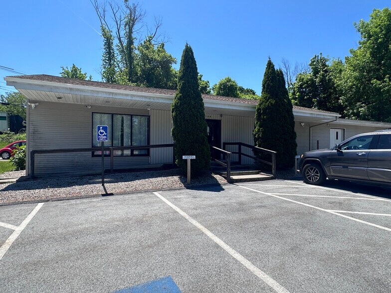 More Photos Of 166 Worcester Rd, Charlton Office For Lease