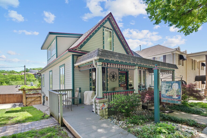More Photos Of 405 Main St, Parkville Storefront Retail Office For Sale