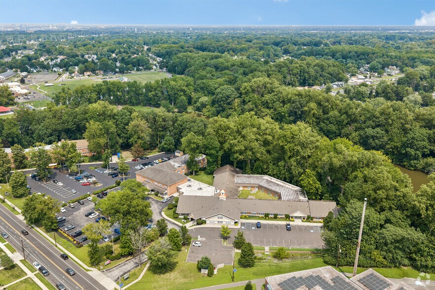 More Photos Of 190 N Evergreen Ave, Woodbury Office For Sale