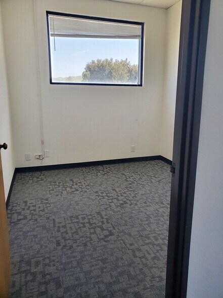 More Photos Of 90 Great Oaks Blvd, San Jose Research And Development For Lease