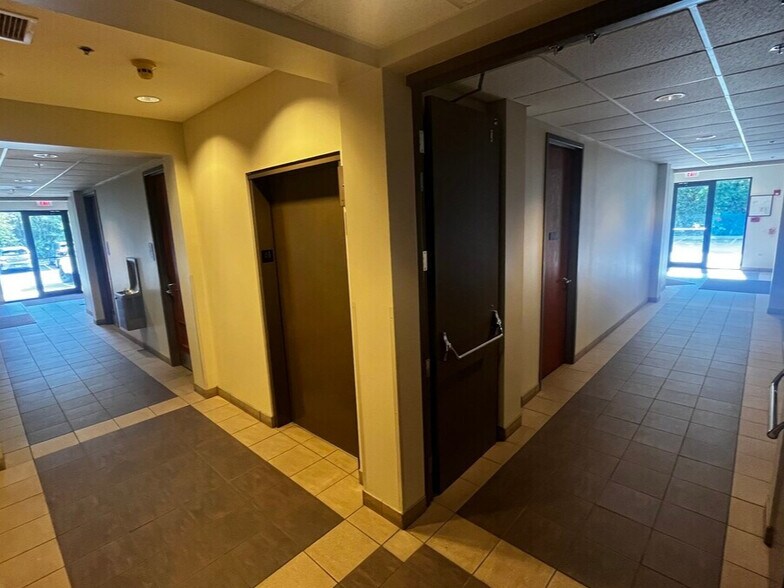 More Photos Of 2150 Manchester Rd, Wheaton Office For Lease