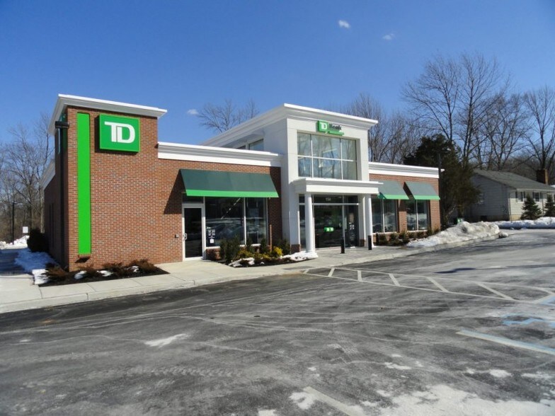 Primary Photo Of 6566 Little River Tpke, Alexandria Bank For Lease