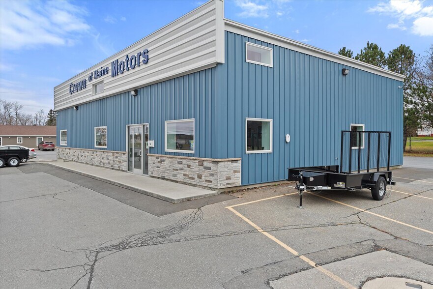 More Photos Of 86 Parsons St, Presque Isle Service Station For Sale