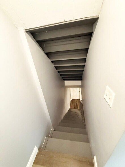 More Photos Of 1185 Elizabeth Ave, Elizabeth Storefront For Lease