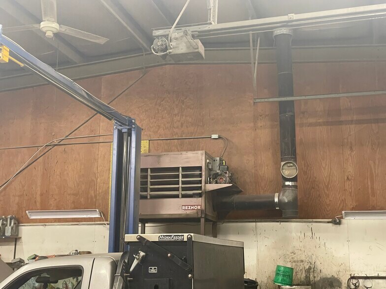 More Photos Of 200 Main St, Maple Hill Auto Repair For Sale