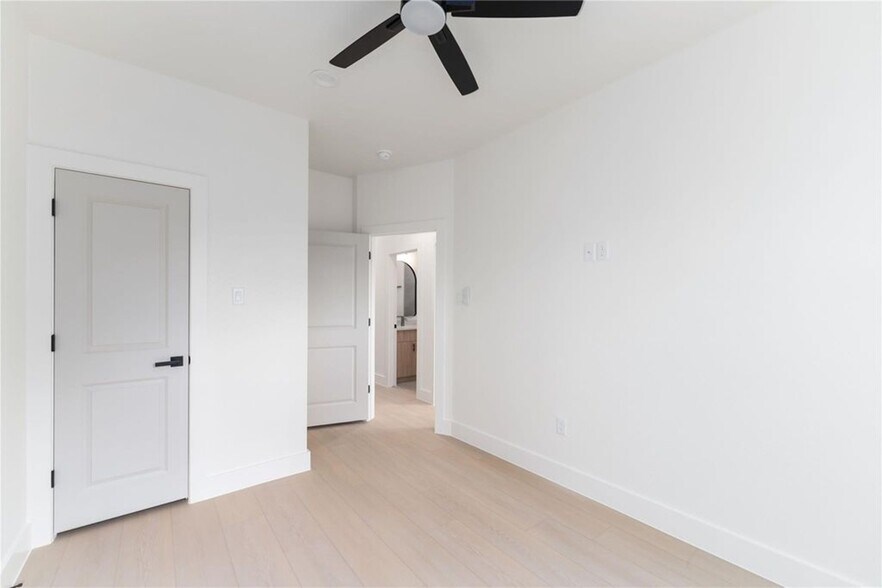 More Photos Of 4314 Stassen St, Houston Multifamily For Sale