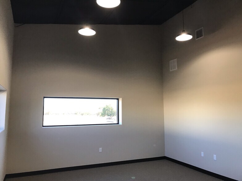 More Photos Of 179 Enterprise Pky, Boerne Flex For Lease