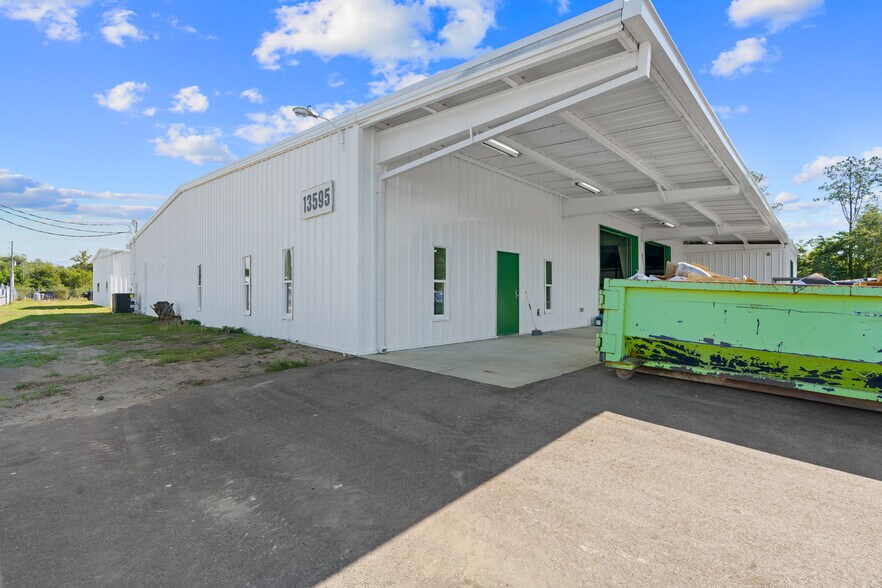 More Photos Of 13595 SE 31st Ave, Summerfield Warehouse For Sale