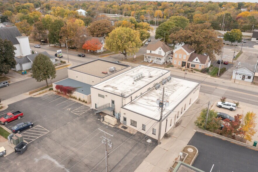More Photos Of 213 S Oak Ave, Owatonna Office For Sale