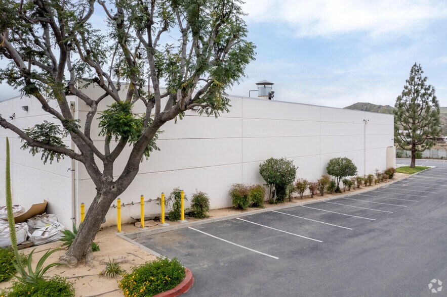 More Photos Of 4375 Prado Rd, Corona Warehouse For Lease
