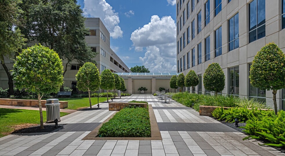 More Photos Of 1401 Enclave Pky, Houston Office For Sale