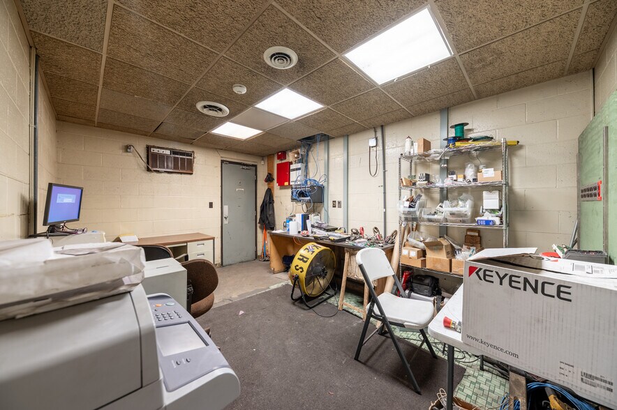 More Photos Of 714 Braddock View Dr, Mount Braddock Warehouse For Lease