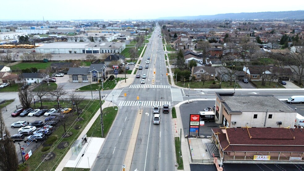 More Photos Of 520 Barton St, Hamilton Auto Repair For Lease