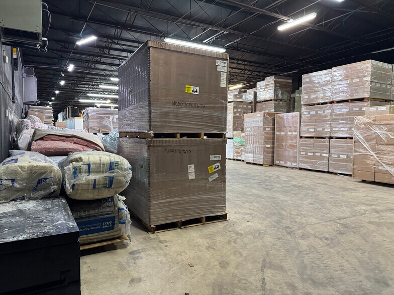 More Photos Of 7555-7575 W 2nd Ct, Hialeah Warehouse For Sale