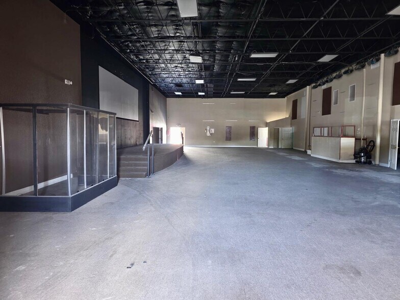 More Photos Of 2449 US Highway 98 N, Lakeland Freestanding For Lease