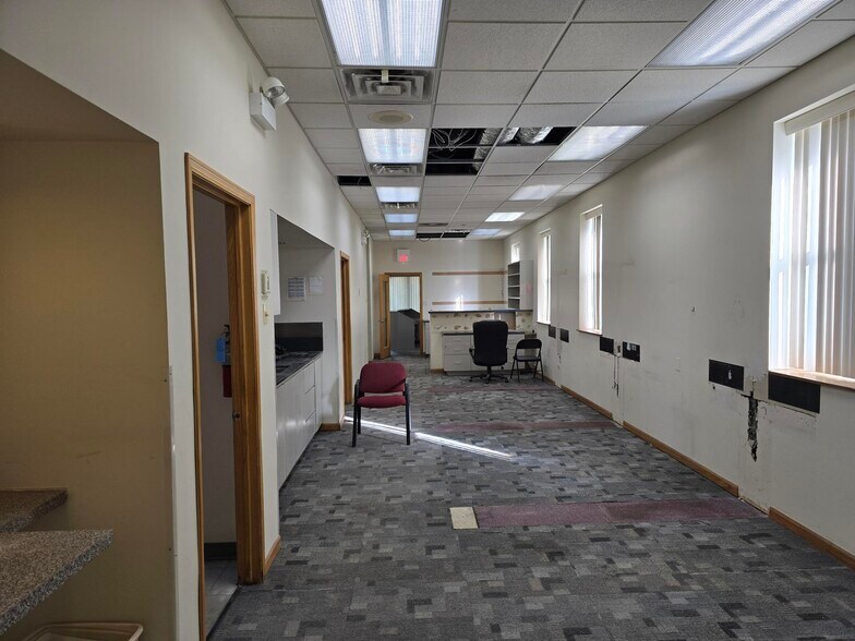 More Photos Of 7880 N. Lincoln Ave, Skokie Medical For Sale