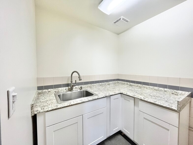 More Photos Of 4750-4794 Duckhorn Dr, Sacramento Research And Development For Sale