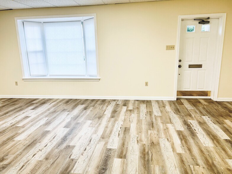 More Photos Of 9244A Mosby St, Manassas Office For Lease