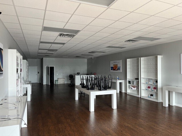 More Photos Of 5005 Riverside Dr, Macon-Bibb Freestanding For Lease