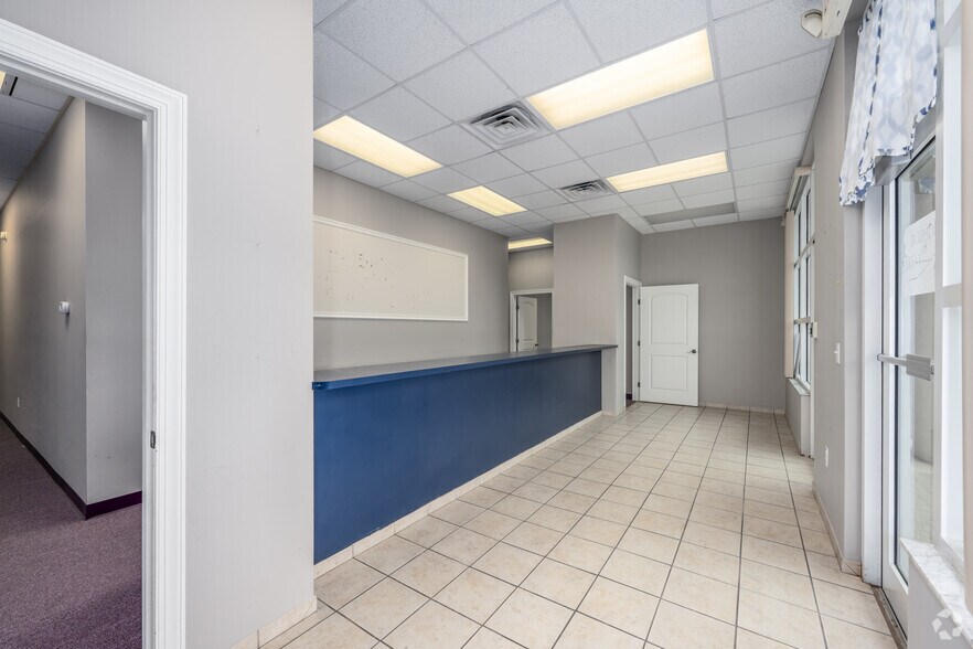 More Photos Of 122 S Segrave St, Daytona Beach Office For Sale