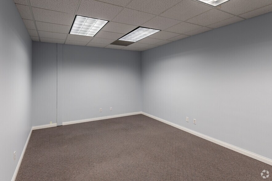 More Photos Of 2020 N Broadway, Santa Ana Office For Sale
