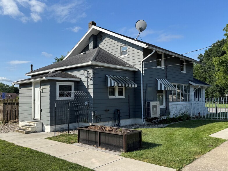 More Photos Of 1720 Main St, Elkhart Industrial For Sale