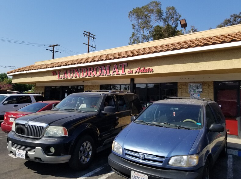 Primary Photo Of 9124-9134 Woodman Ave, Arleta Storefront Retail Office For Sale